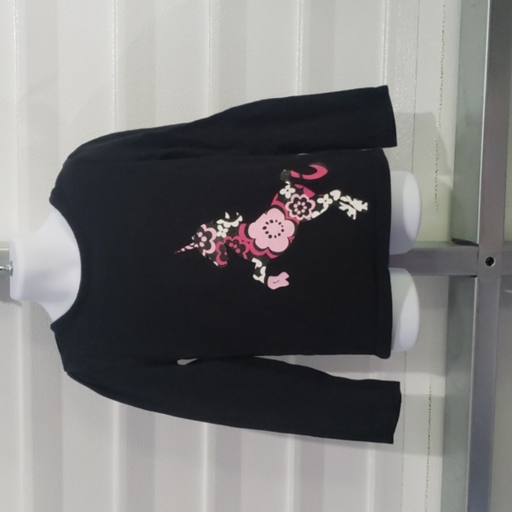 Black long sleeve w/‎ Unicorn size 6/6X